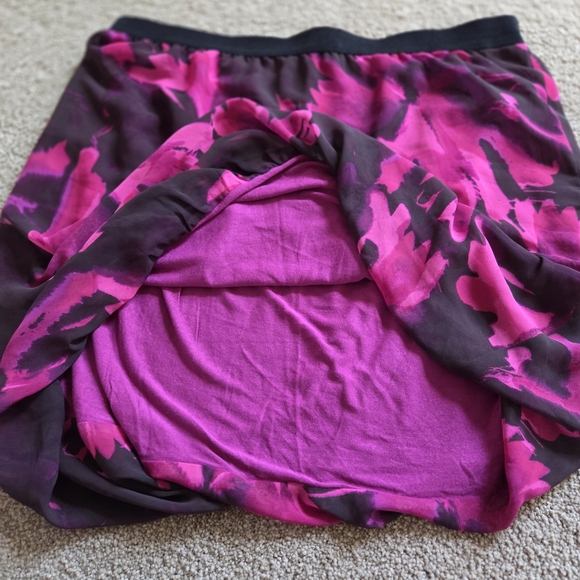 Loft Floral Pink and Black Skirt - Picture 2 of 4